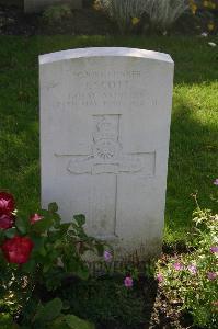 Dozinghem Military Cemetery - Scott, James